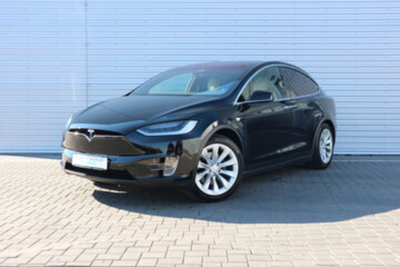 Tesla Model X, 6 мест, 2017 г.