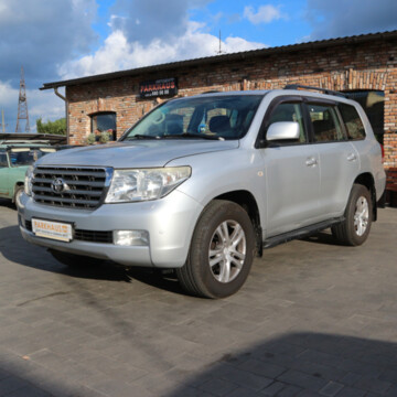 Toyota Land Cruiser J200, 7 мест, 2008 г.