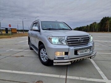 Toyota Land Cruiser J200, 7 мест, 2009 г.