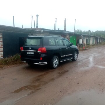 Toyota Land Cruiser J200 · Рестайлинг, 7 мест, 2013 г.