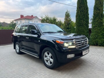Toyota Land Cruiser J200, 7 мест, 2011 г.