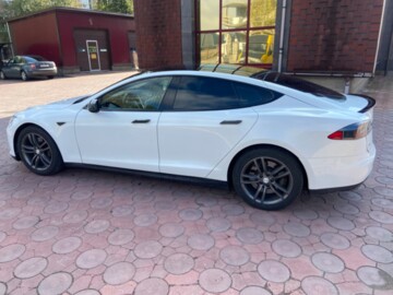 Tesla Model S I, 2015 г.