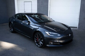 Tesla Model S I · Рестайлинг, 2017 г.