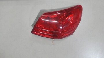 Фонарь задний для Nissan Rogue I 2007-2010