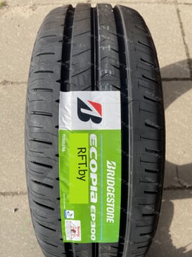 Легковые шины Bridgestone Ecopia EP300 245/45 R18 4 шт.