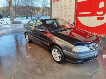 Toyota Avensis I (T220) · Рестайлинг, 2001 г.