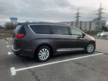 Chrysler Pacifica RU, 7 мест, 2019 г.