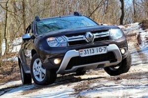 Renault Duster 1.5 dCi на подъемнике. «Быстро на нем не поездишь, зато можно что-нибудь потягать»