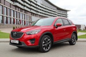 Mazda CX-5 на подъемнике. «Стильный дизайн в тонком кузове»