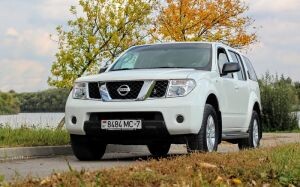 Nissan Pathfinder. «Ресурс у машины огромный, главное — ставить оригинальные запчасти»