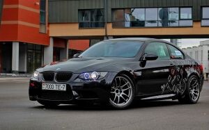 «Когда впервые сел за руль — испугался». Зачем покупать мощное купе BMW M3