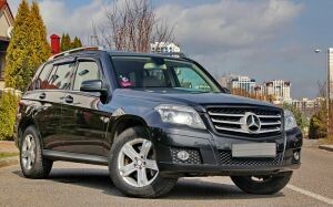 Mercedes-Benz GLK на подъемнике. «G-Class выглядит как кирпич, а этот поэлегантнее»