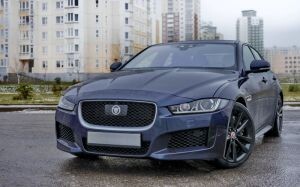 Потрепанная «кошка» из США. Белорус рассказал о нюансах ремонта битого Jaguar XE