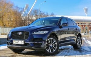 Jaguar F-Pace на подъемнике. «Скрипучие тормоза — особенность F-Pace»
