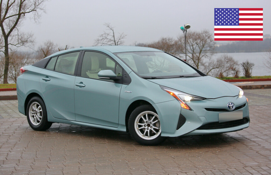 Тачка из США. Минчанин купил восстановленный Toyota Prius по низу рынка и не пожалел