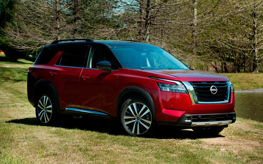Nissan объявила цены на новый Pathfinder, который доедет до нас летом