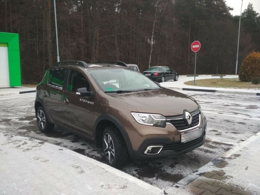 Региональные дилеры Renault отказываются ремонтировать машины по гарантии. Узнали, в чём причина