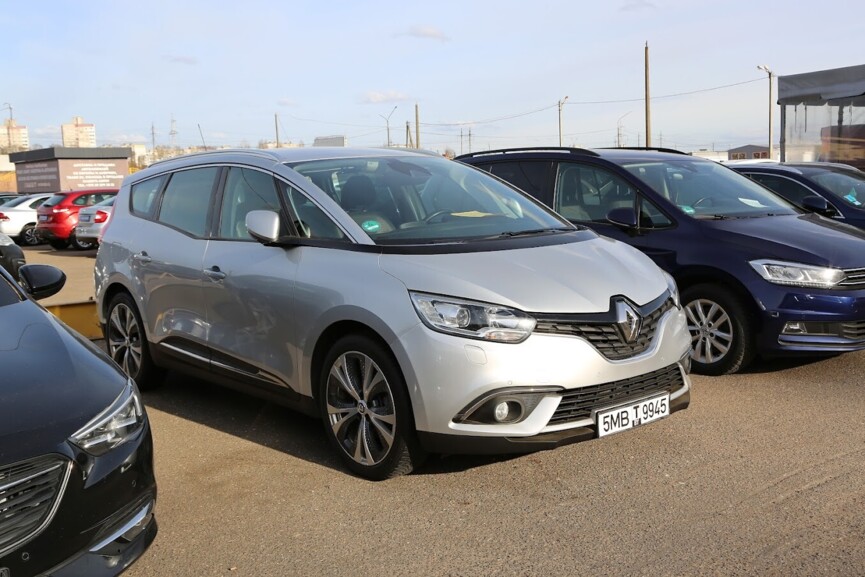 Renault Scеnic отправился в отставку. На очереди и 7-местный Grand Scenic