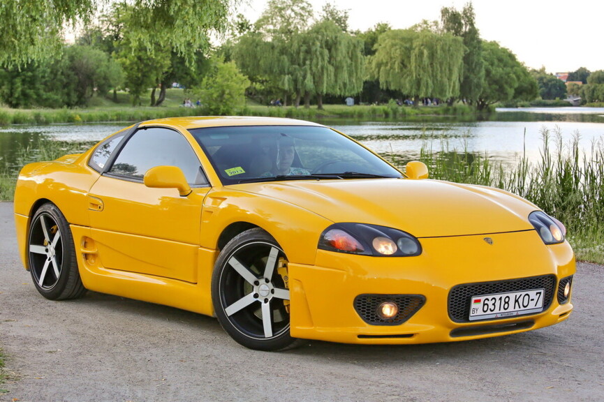 В Минске выставили на продажу редкий спорткар Mitsubishi 3000GT. Что говорит владелец?