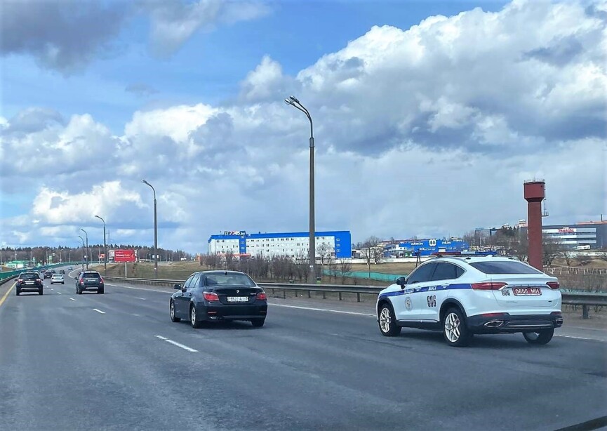 Отдел ГАИ Минского РУВД переехал, а инспекторы получили особые Geely Tugella