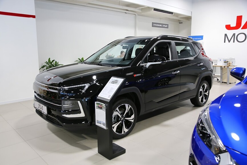 Geely Coolray нет, а JAC активно покупают. Узнали, какие кроссоверы пользуются спросом в январе