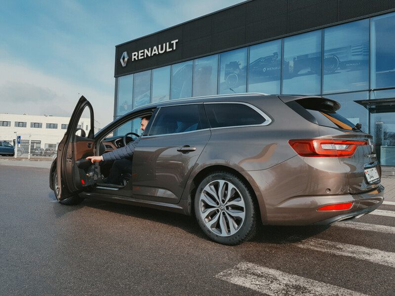 Автолюбитель потратил 570 рублей — и зря. Рассказ владельца Renault о ремонте у официального дилера