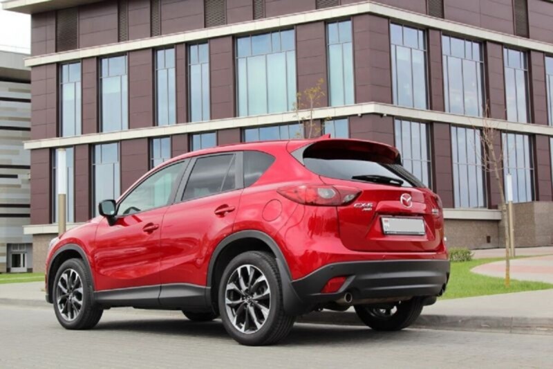 Припаркованную во дворе Mazda повредили краской. Во сколько оценил ущерб минский суд?