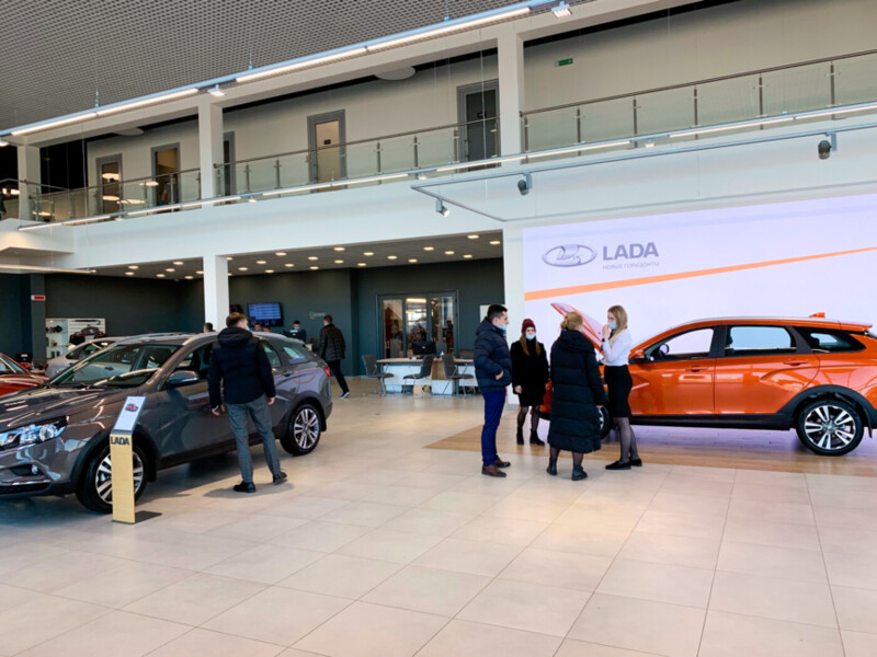 LADA устраивает распродажу в эти выходные — дополнительная скидка в 2000 рублей на все популярные модели