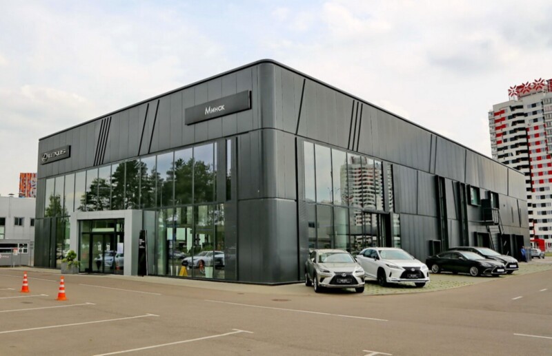 «Это временное решение». Автосалон Lexus в Минске переезжает из-за отсутствия автомобилей
