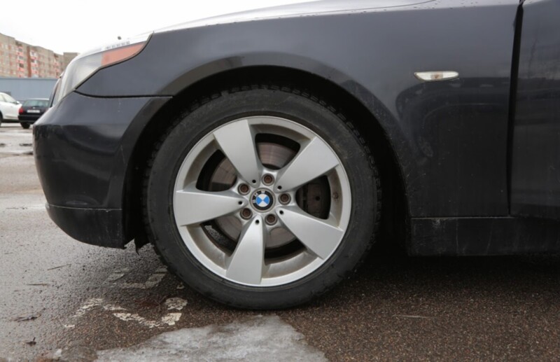 Белорус купил BMW у знакомого в России. Техпаспорт оказался поддельным, авто в розыске
