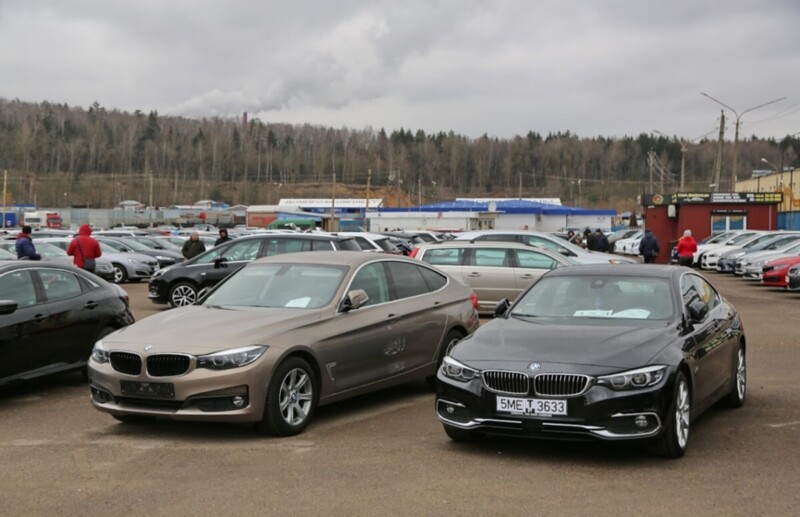 BMW и Mercedes будут продавать машины без дилеров