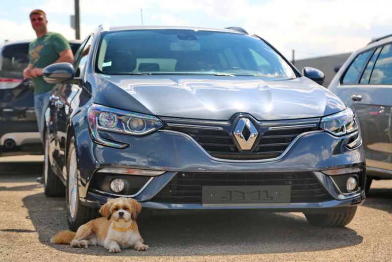 Репортаж с авторынка в Малиновке: «Россиянам дизельные Renault даром не нужны!»