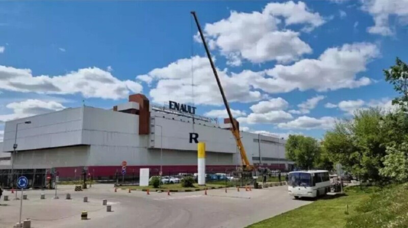 «Завод Renault уже не тот». Каким будет новый «Москвич» и будет ли вообще?