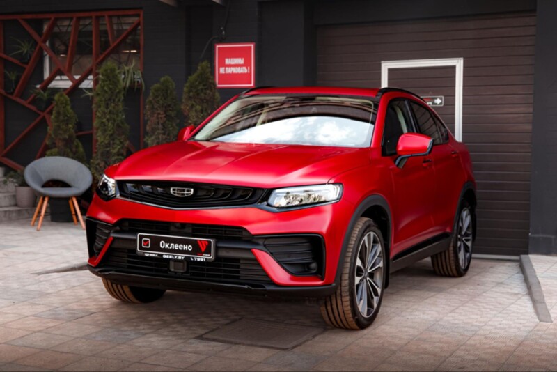 «Покрасить ноздри BMW проще, чем решётку Geely Atlas Pro». Почему услуга «Антихром» набирает популярность?