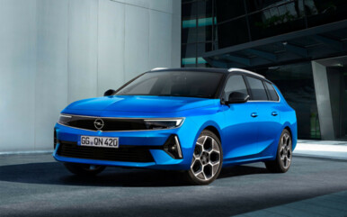 Opel представил новый универсал Astra на платформе Peugeot
